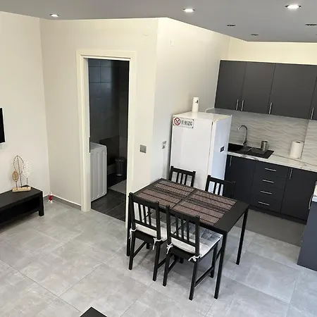 A&A Apartment With Balcony 2 *