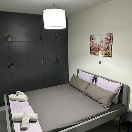 Beautiful With Balcony Kalamata