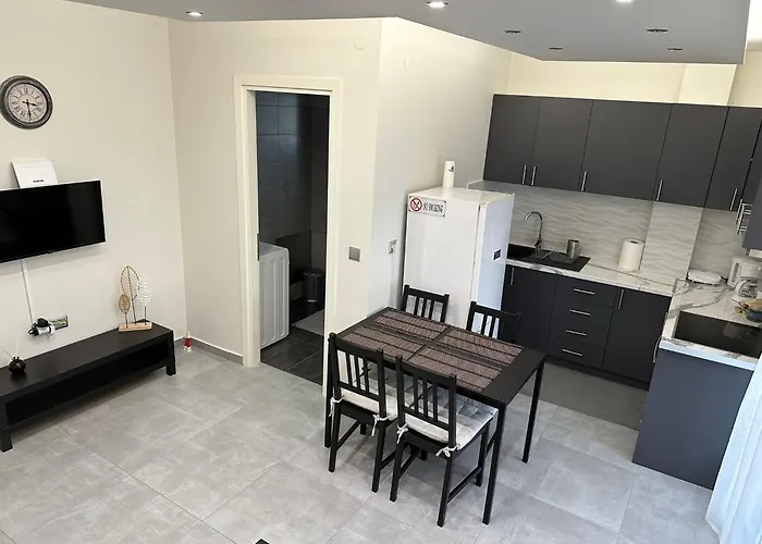 Beautiful With Balcony *